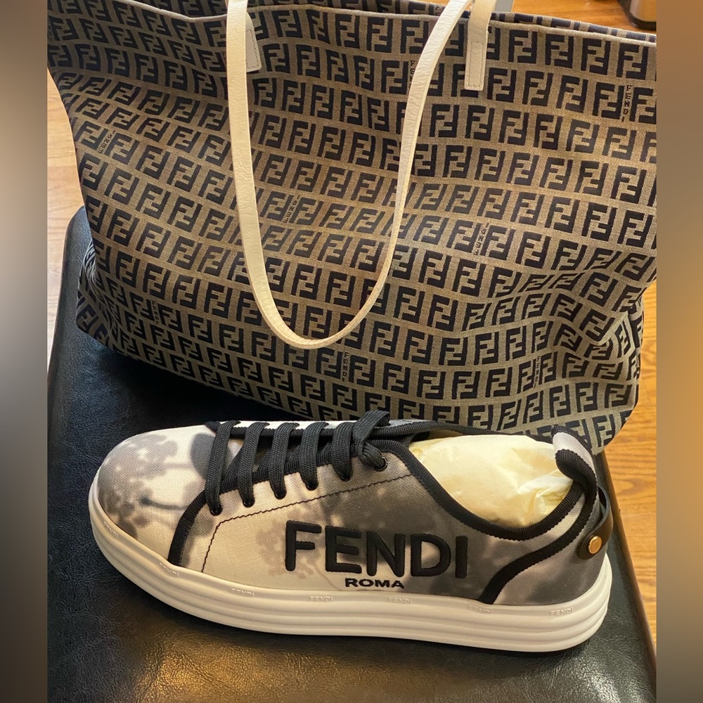 NWT Fendi White/Grey Rise Tie Dye Platform Logo Low Top Trainer Sneakers